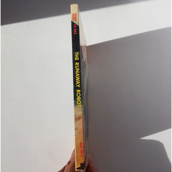 The Runaway Robot by Lester Del Rey Vintage 1968 Paperback Scholastic Book 4thEd - Picture 3 of 7
